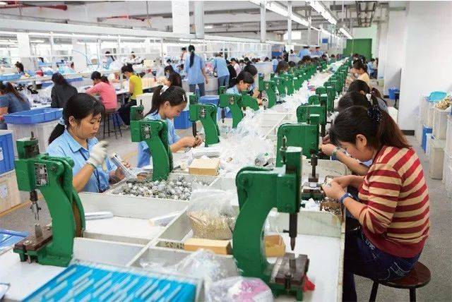 為什么招工難，年輕人不愿意進廠？工廠車間環(huán)境也很重要