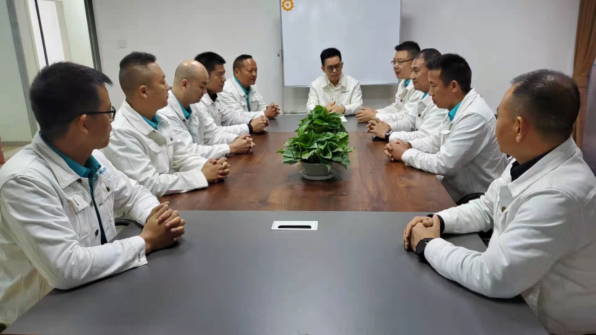 潤東方總部領(lǐng)導(dǎo)相約盛